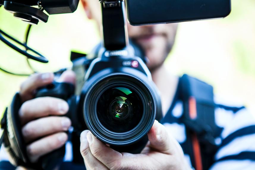 Selective focus of camera lens