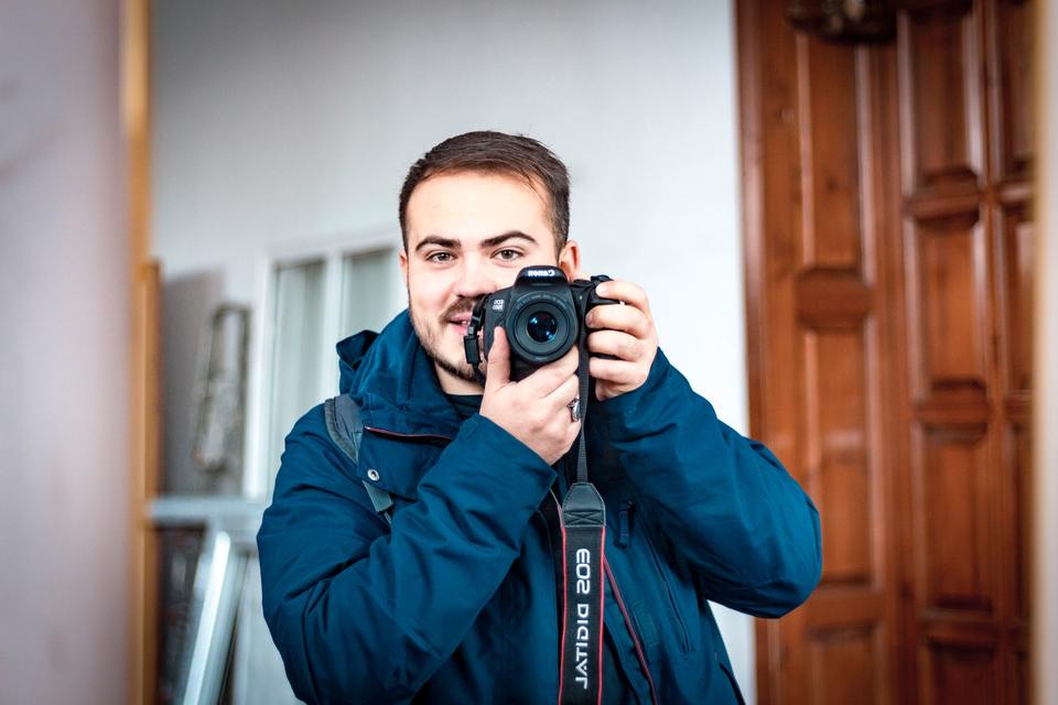 Man holding a camera